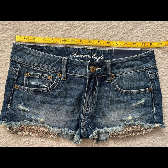 NWT American Eagle Outfitters ultra low rise embellished pocket shorties -size 2 - Picture 2 of 5